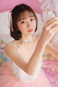 明星专题：凯尔希·格兰莫